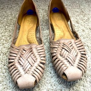 Natural Soul leather shoes in size 8.5